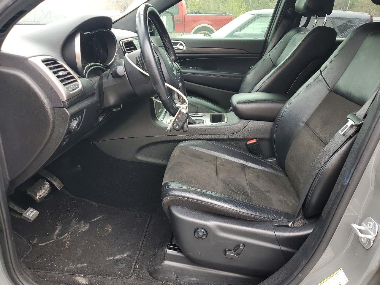 Jeep GRAND CHEROKEE LAREDO